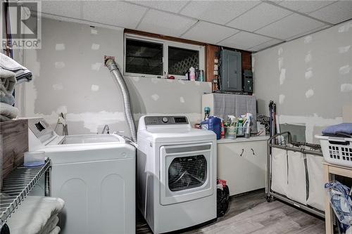 775 Burton Avenue, Sudbury, ON - Indoor Photo Showing Laundry Room