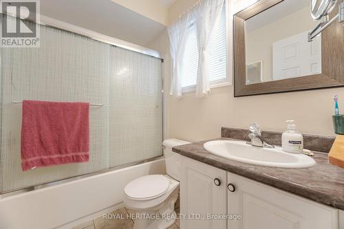 1734 Ravenwood Drive, Peterborough (Monaghan), ON - Indoor Photo Showing Bathroom