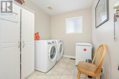 1734 Ravenwood Drive, Peterborough (Monaghan), ON - Indoor Photo Showing Laundry Room