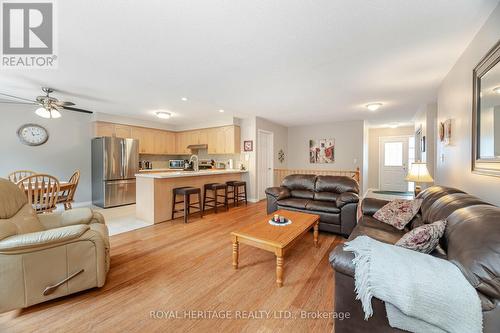 1734 Ravenwood Drive, Peterborough (Monaghan), ON - Indoor Photo Showing Living Room