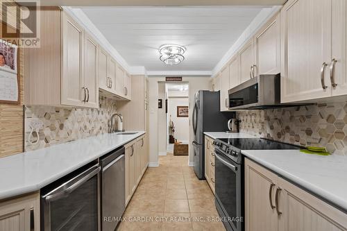 309B - 200 Highway 20 W, Pelham (662 - Fonthill), ON - Indoor Photo Showing Kitchen With Upgraded Kitchen