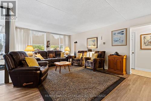 309B - 200 Highway 20 W, Pelham (662 - Fonthill), ON - Indoor Photo Showing Living Room