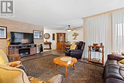 309B - 200 Highway 20 W, Pelham (662 - Fonthill), ON - Indoor Photo Showing Living Room