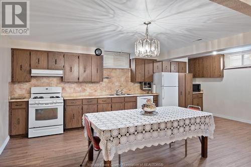 1615 St. Patricks Avenue, Windsor, ON - Indoor Photo Showing Kitchen