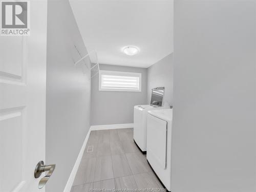 1104 Charlotte Crescent, Lakeshore, ON - Indoor Photo Showing Laundry Room