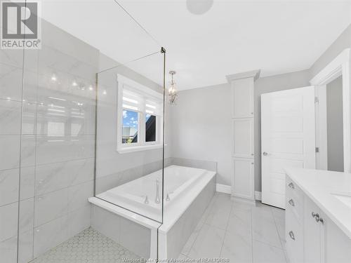 1104 Charlotte Crescent, Lakeshore, ON - Indoor Photo Showing Bathroom