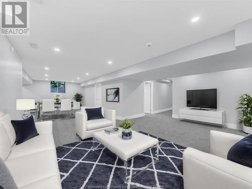 1104 Charlotte Crescent, Lakeshore, ON - Indoor Photo Showing Living Room