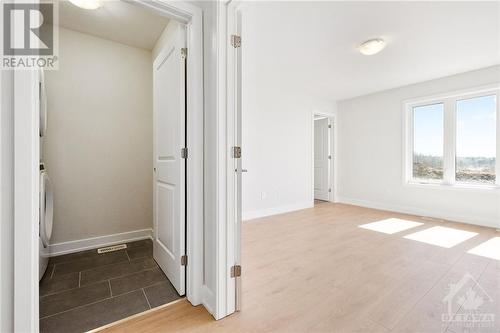 60 Staples Boulevard, Smiths Falls, ON - Indoor Photo Showing Other Room