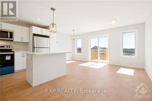 60 Staples Boulevard, Lanark, ON - Indoor Photo Showing Kitchen