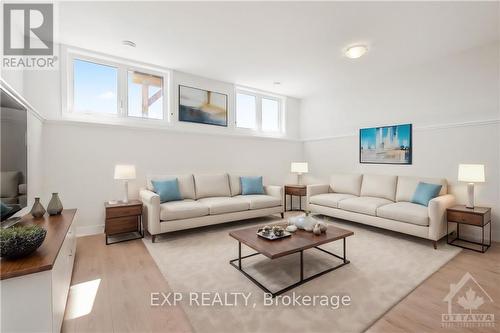 60 Staples Boulevard, Lanark, ON - Indoor Photo Showing Living Room