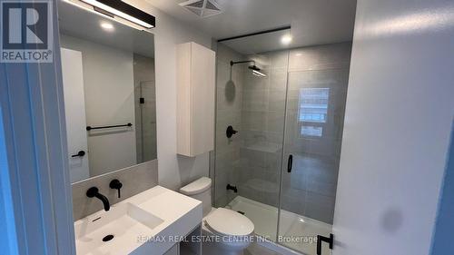 725 - 108 Peter Street W, Toronto, ON - Indoor Photo Showing Bathroom