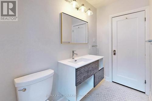 330 Soudan Avenue, Toronto, ON - Indoor Photo Showing Bathroom