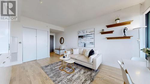 2705 - 185 Roehampton Avenue, Toronto, ON - Indoor Photo Showing Living Room