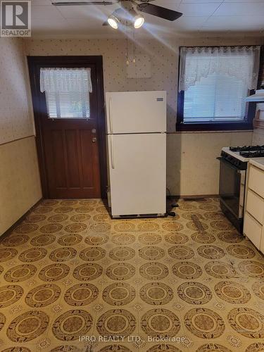 547 Eastern Avenue, Toronto, ON - Indoor Photo Showing Kitchen