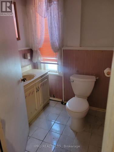 547 Eastern Avenue, Toronto, ON - Indoor Photo Showing Bathroom