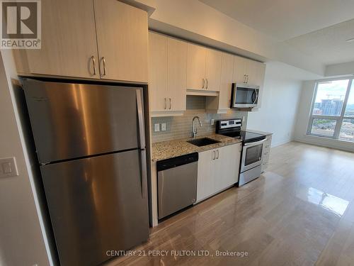 Nw 2008 - 9201 Yonge Street, Richmond Hill, ON - Indoor Photo Showing Kitchen With Stainless Steel Kitchen