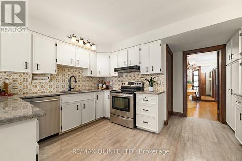 1386 Wallbridge-Loyalist Road, Quinte West, ON - Indoor Photo Showing Kitchen With Upgraded Kitchen