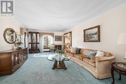 1386 Wallbridge-Loyalist Road, Quinte West, ON - Indoor Photo Showing Living Room