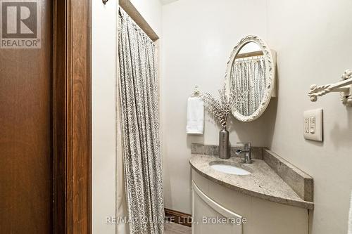 1386 Wallbridge-Loyalist Road, Quinte West, ON - Indoor Photo Showing Bathroom