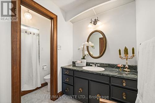 1386 Wallbridge-Loyalist Road, Quinte West, ON - Indoor Photo Showing Bathroom