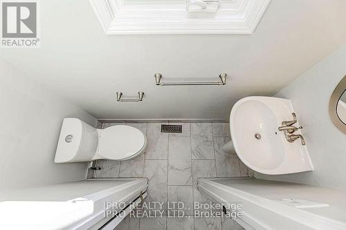 1503 Lancaster Drive, Oakville, ON - Indoor Photo Showing Bathroom