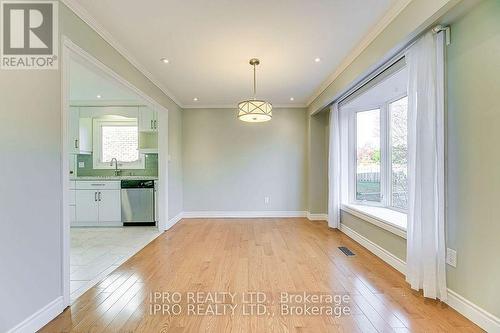 1503 Lancaster Drive, Oakville, ON - Indoor Photo Showing Other Room