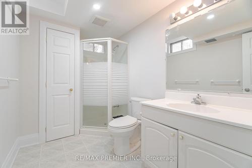 495 Fairview Road W, Mississauga, ON - Indoor Photo Showing Bathroom