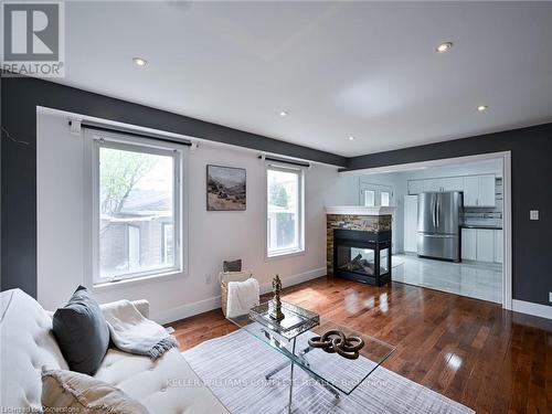 37 Sir Jacobs Crescent, Brampton, ON - Indoor Photo Showing Living Room