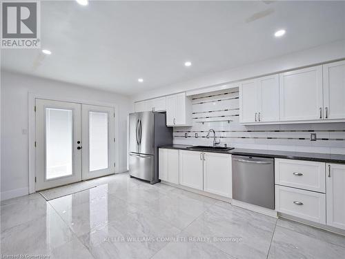 37 Sir Jacobs Crescent, Brampton, ON - Indoor Photo Showing Kitchen