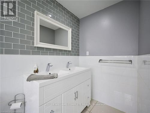 37 Sir Jacobs Crescent, Brampton, ON - Indoor Photo Showing Bathroom