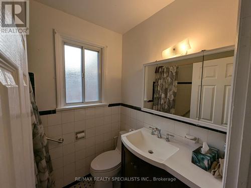 134 Prince Charles Drive, Oakville, ON - Indoor Photo Showing Bathroom