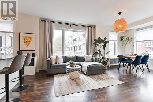 515 - 10 Drummond Street, Toronto, ON - Indoor Photo Showing Living Room