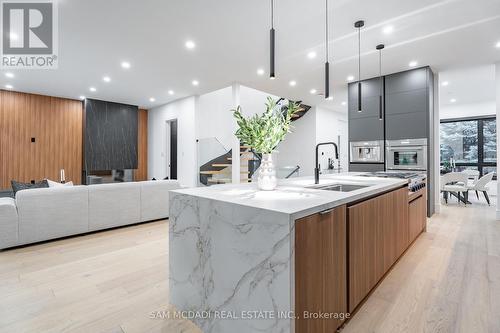 32 Swan Avenue, Toronto, ON - Indoor Photo Showing Kitchen With Upgraded Kitchen