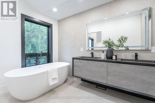 32 Swan Avenue, Toronto, ON - Indoor Photo Showing Bathroom