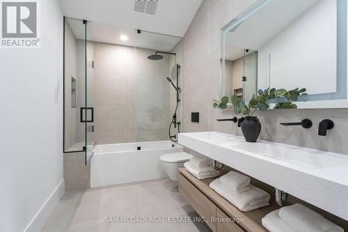 32 Swan Avenue, Toronto, ON - Indoor Photo Showing Bathroom