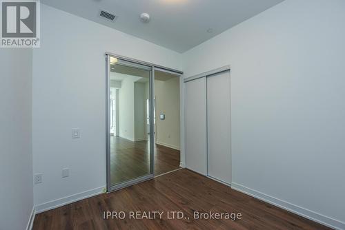 226 - 395 Dundas Street W, Oakville, ON - Indoor Photo Showing Other Room