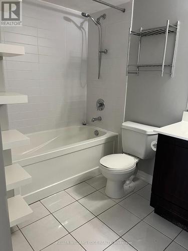 1206 - 1940 Ironstone Drive, Burlington, ON - Indoor Photo Showing Bathroom