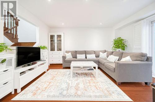 100 Brickyard Way, Brampton, ON - Indoor Photo Showing Living Room