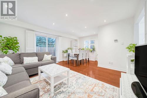 100 Brickyard Way, Brampton, ON - Indoor Photo Showing Living Room