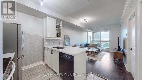 1309 - 100 John Street, Brampton, ON - Indoor Photo Showing Kitchen