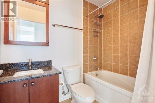 179 Metcalfe Street Unit#2204, Ottawa, ON - Indoor Photo Showing Bathroom