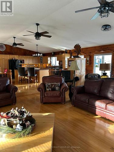 1585 East Road Loop, Hastings Highlands, ON - Indoor Photo Showing Living Room