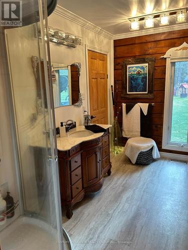 1585 East Road Loop, Hastings Highlands, ON - Indoor Photo Showing Bathroom