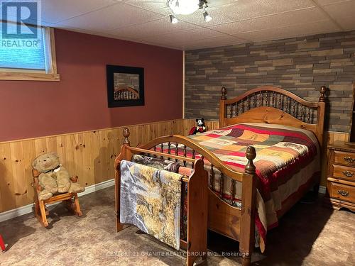 1585 East Road Loop, Hastings Highlands, ON - Indoor Photo Showing Bedroom