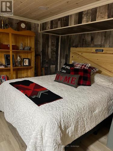 1585 East Road Loop, Hastings Highlands, ON - Indoor Photo Showing Bedroom