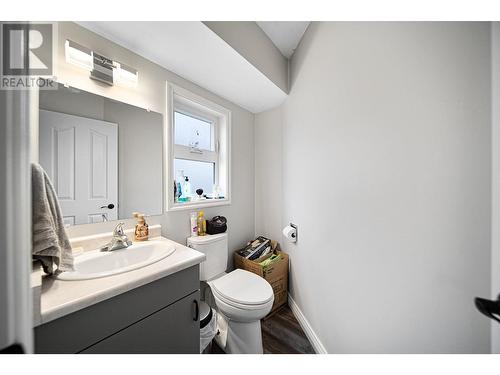 1317 Lethbridge Avenue Avenue, Kamloops, BC - Indoor Photo Showing Bathroom