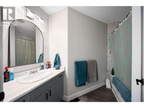 1317 Lethbridge Avenue Avenue, Kamloops, BC - Indoor Photo Showing Bathroom