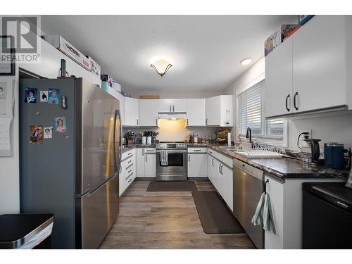 1317 Lethbridge Avenue Avenue, Kamloops, BC - Indoor Photo Showing Kitchen