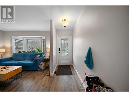 1317 Lethbridge Avenue Avenue, Kamloops, BC - Indoor Photo Showing Living Room