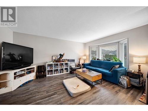 1317 Lethbridge Avenue Avenue, Kamloops, BC - Indoor Photo Showing Living Room